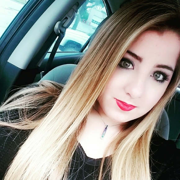 Meet your Posher, Victoria - Picture 2 of 2